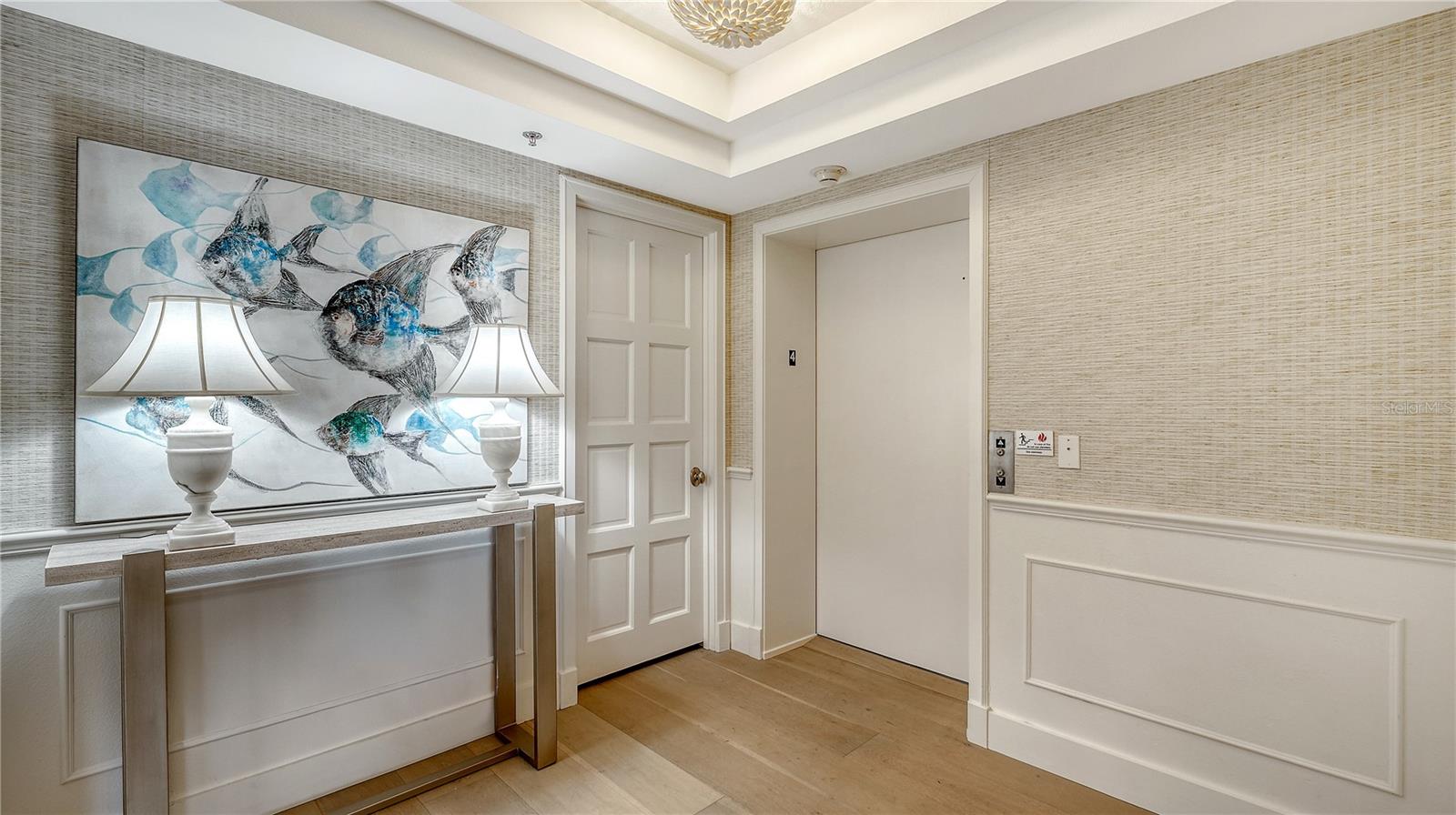 2410 HARBOURSIDE DR #142, LONGBOAT KEY, FL, 34228