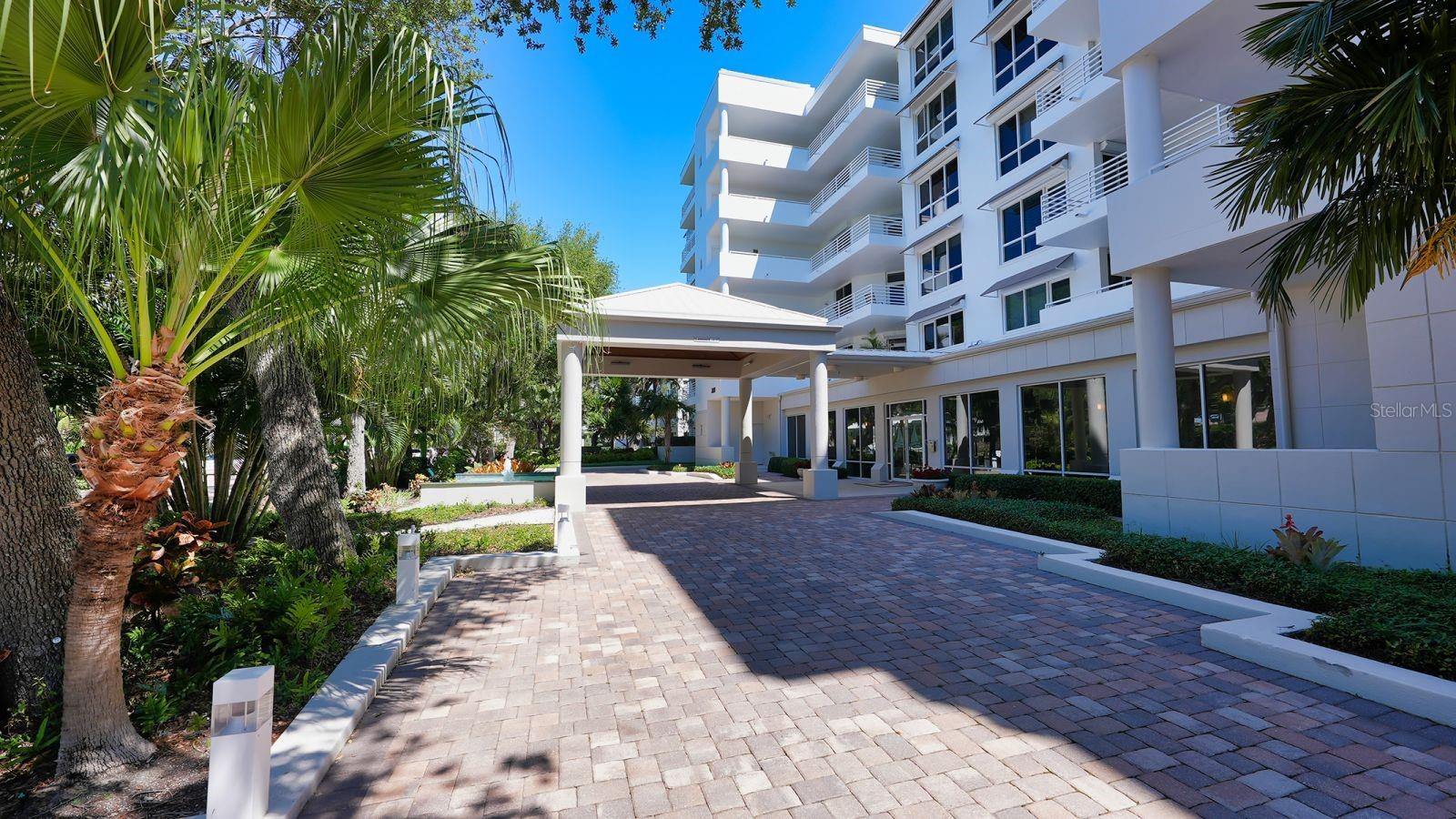 2410 HARBOURSIDE DR #142, LONGBOAT KEY, FL, 34228
