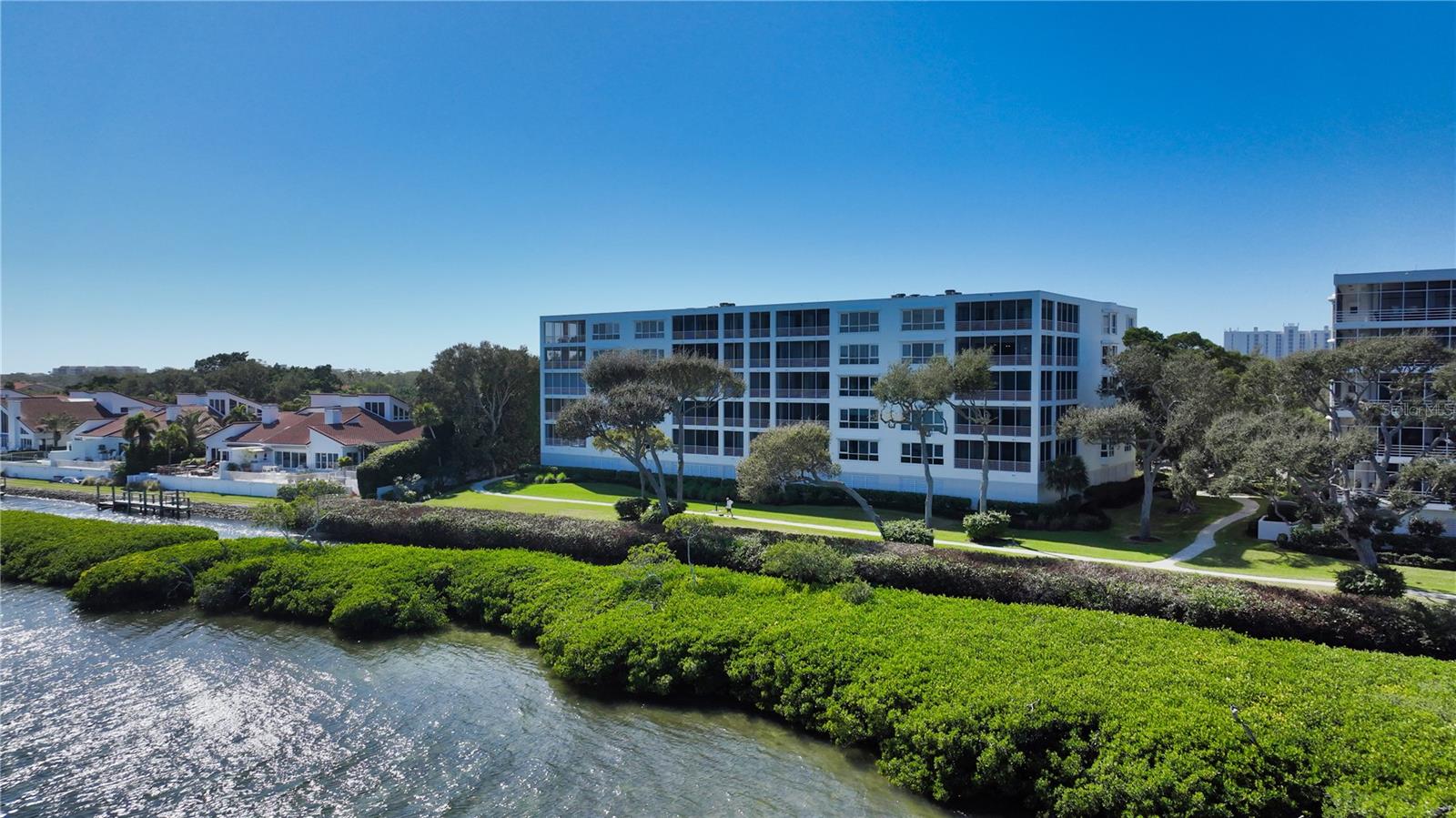 2410 HARBOURSIDE DR #142, LONGBOAT KEY, FL, 34228