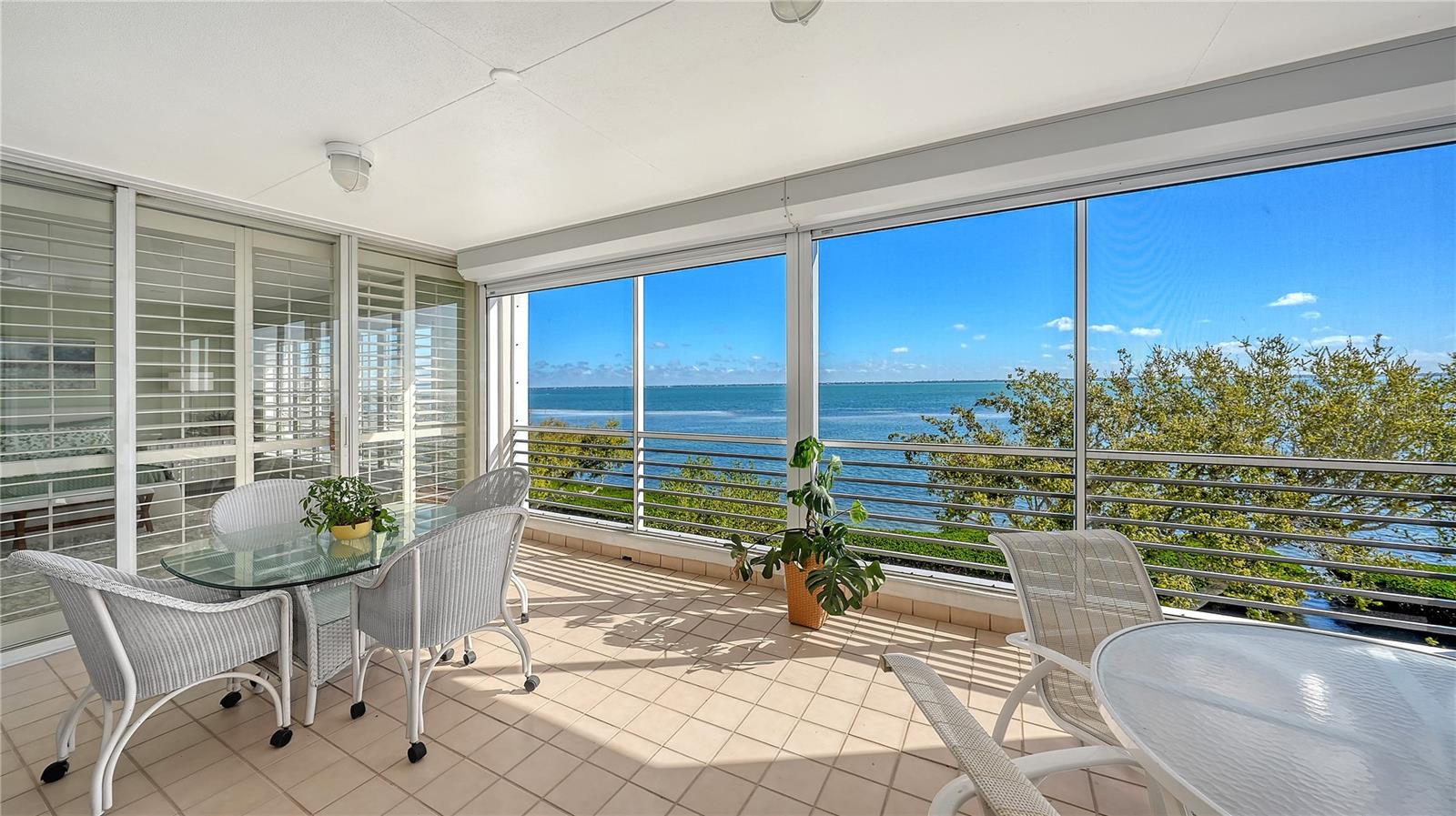 2410 HARBOURSIDE DR #142, LONGBOAT KEY, FL, 34228