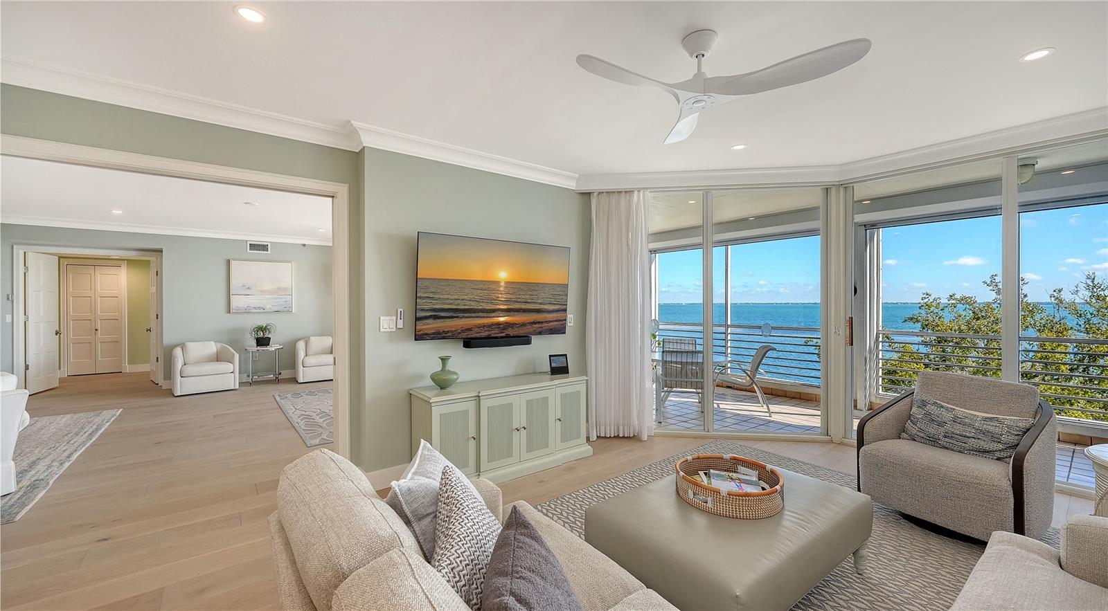 2410 HARBOURSIDE DR #142, LONGBOAT KEY, FL, 34228