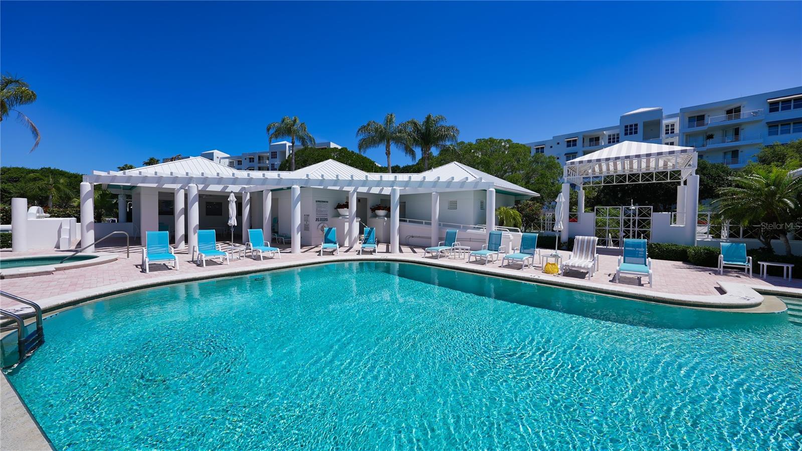 2410 HARBOURSIDE DR #142, LONGBOAT KEY, FL, 34228