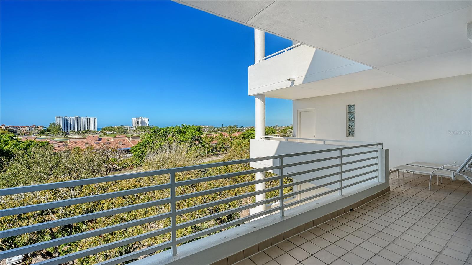 2410 HARBOURSIDE DR #142, LONGBOAT KEY, FL, 34228