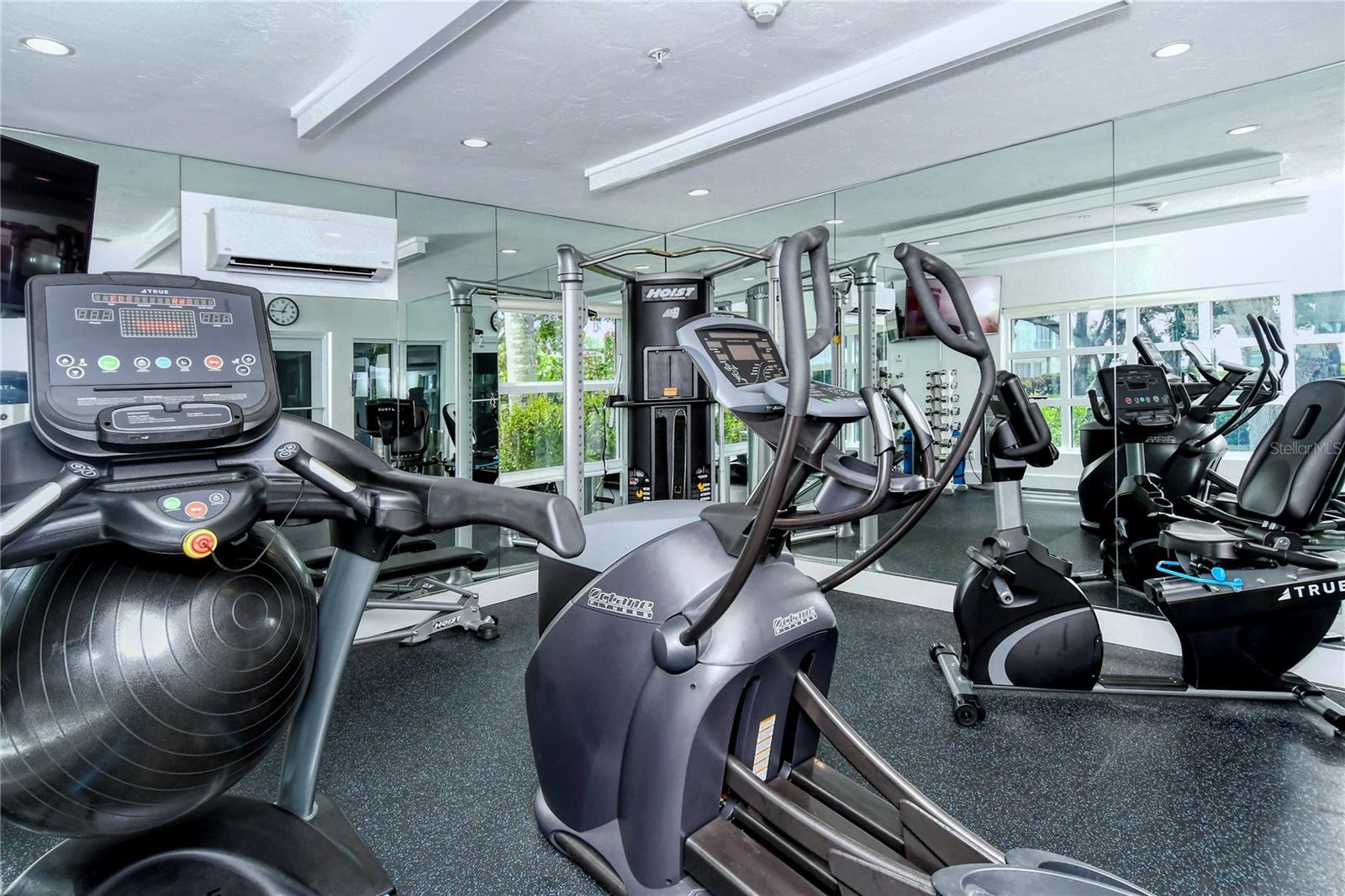 2410 HARBOURSIDE DR #142, LONGBOAT KEY, FL, 34228