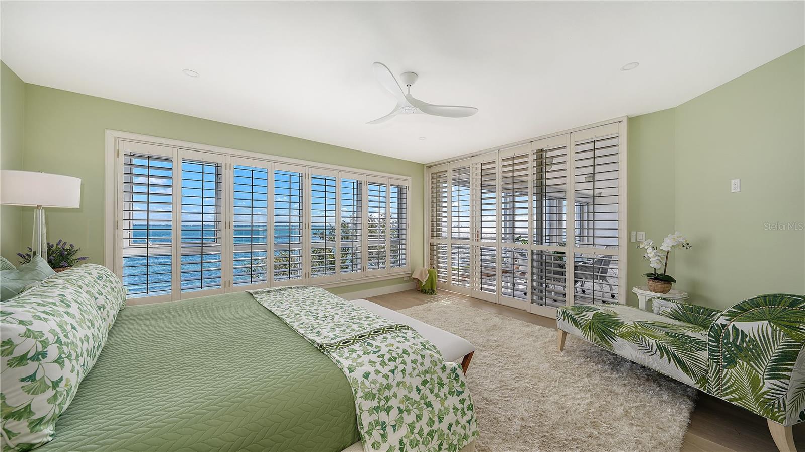 2410 HARBOURSIDE DR #142, LONGBOAT KEY, FL, 34228