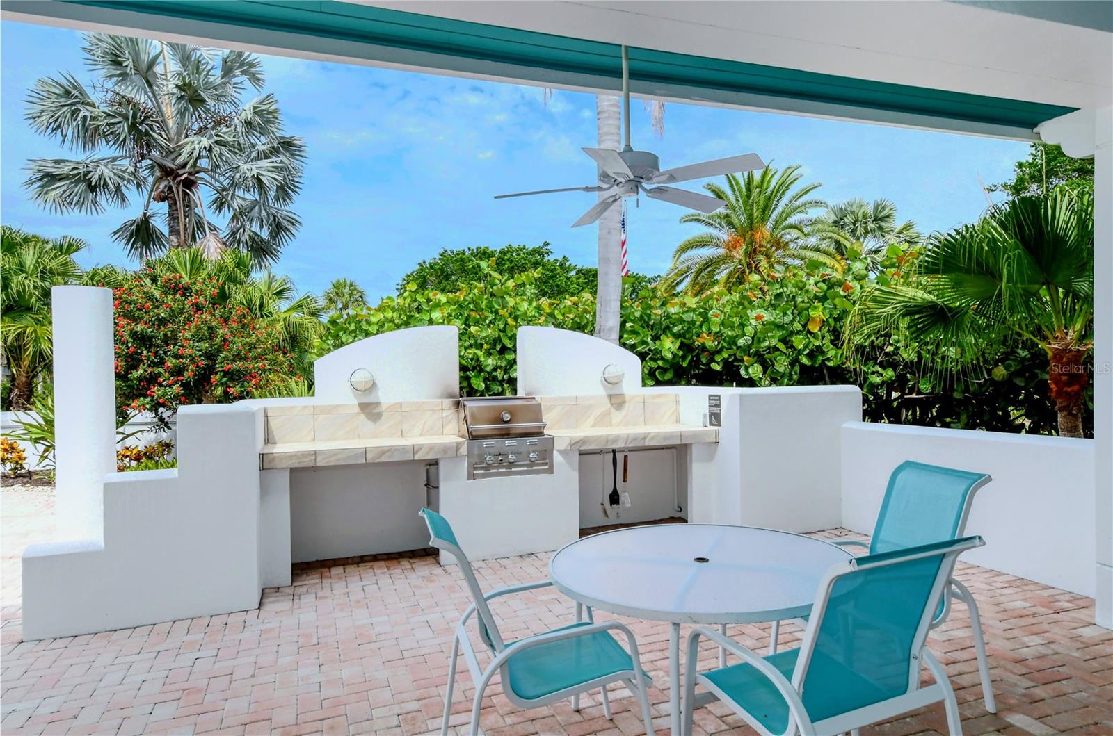 2410 HARBOURSIDE DR #142, LONGBOAT KEY, FL, 34228