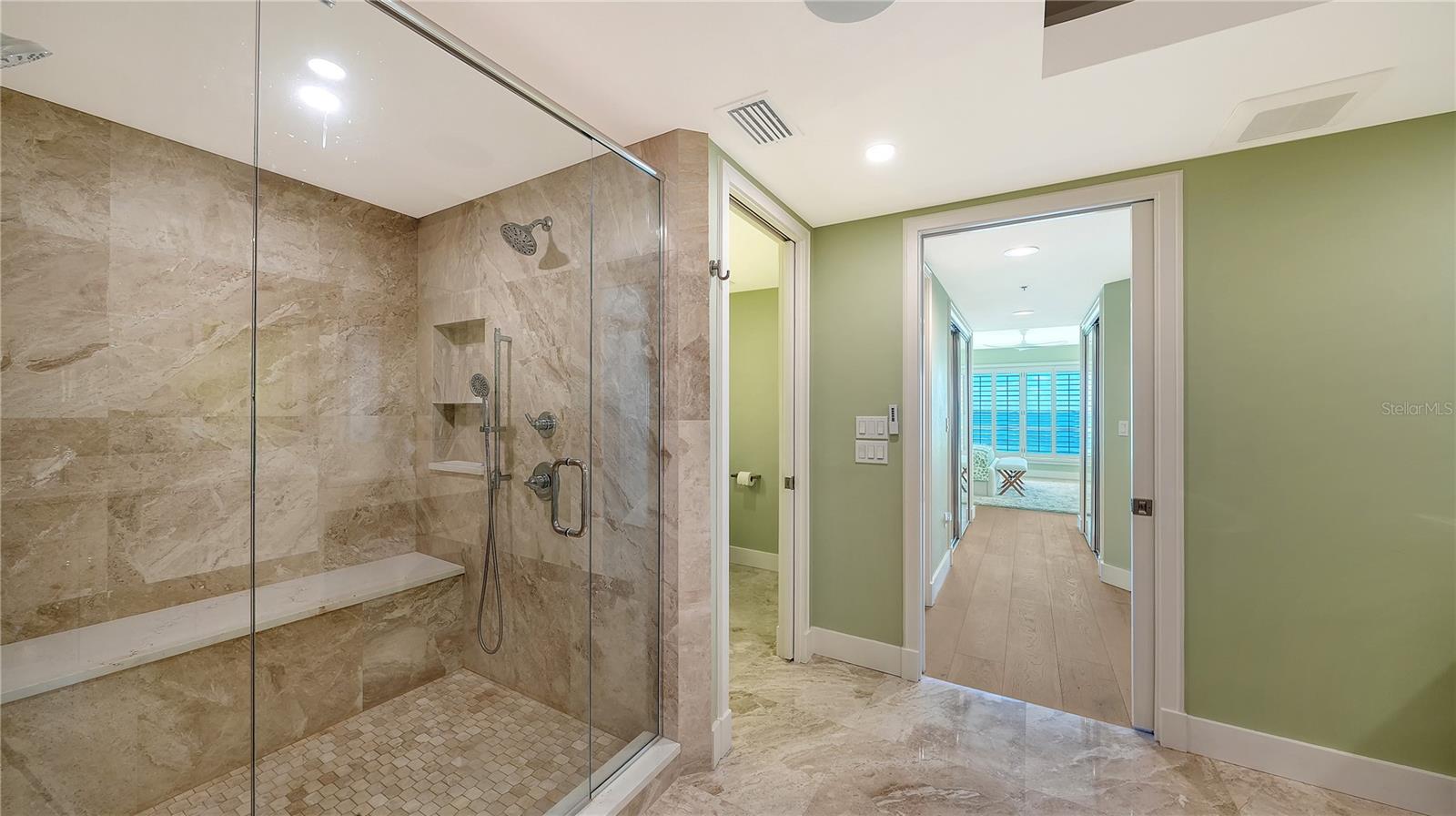 2410 HARBOURSIDE DR #142, LONGBOAT KEY, FL, 34228