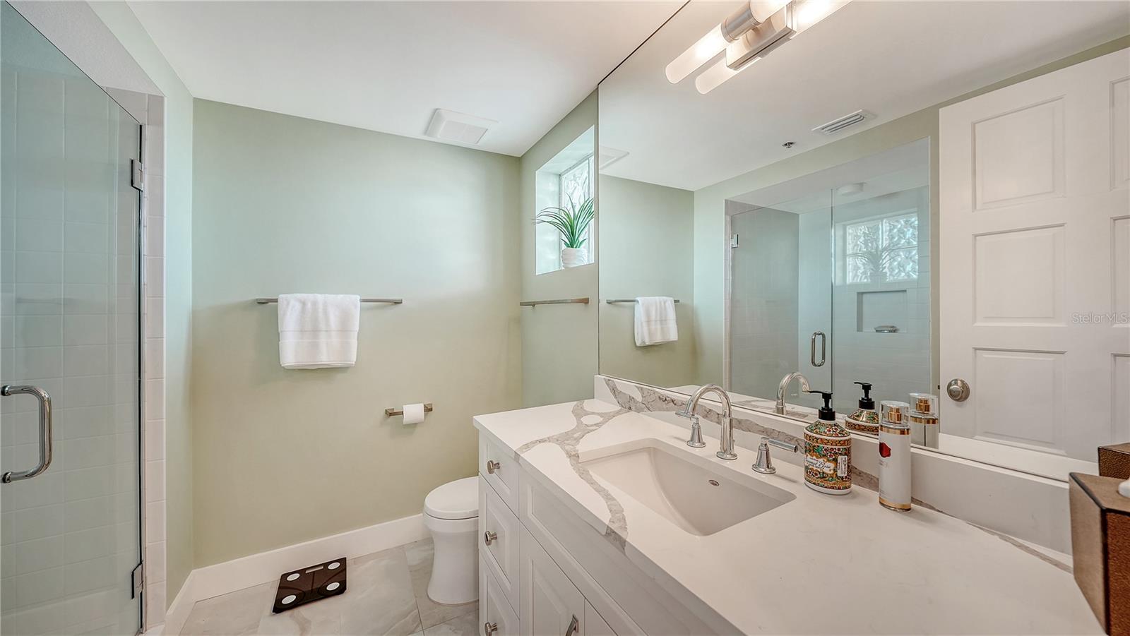 2410 HARBOURSIDE DR #142, LONGBOAT KEY, FL, 34228