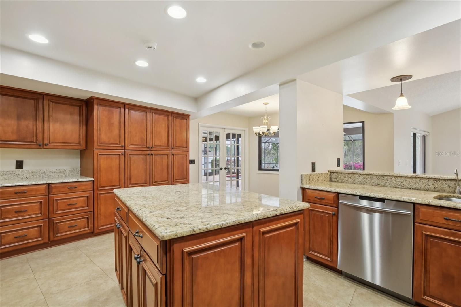 17913 CLEAR LAKE DR, LUTZ, FL, 33548