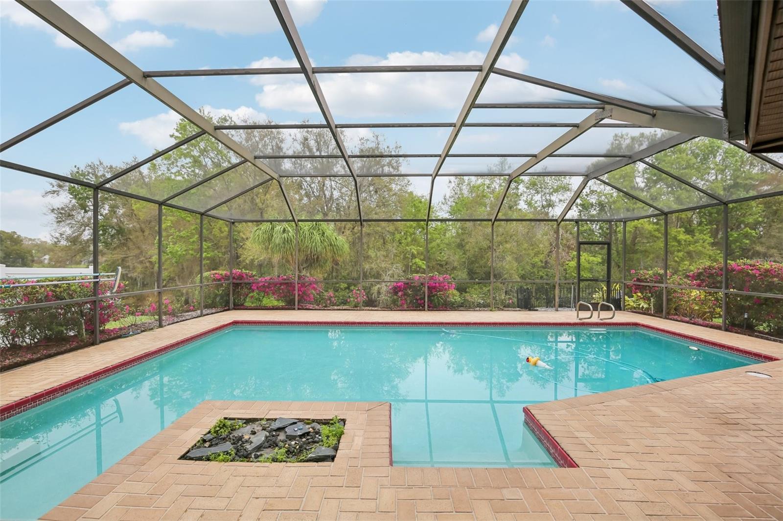 17913 CLEAR LAKE DR, LUTZ, FL, 33548