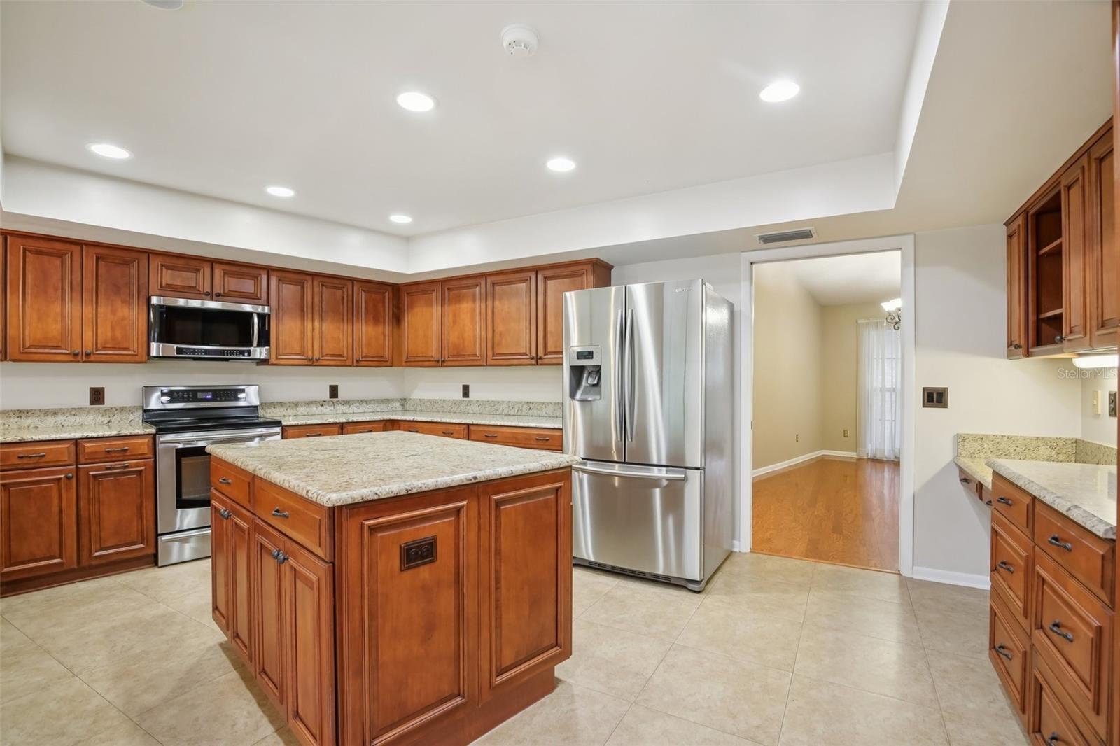 17913 CLEAR LAKE DR, LUTZ, FL, 33548