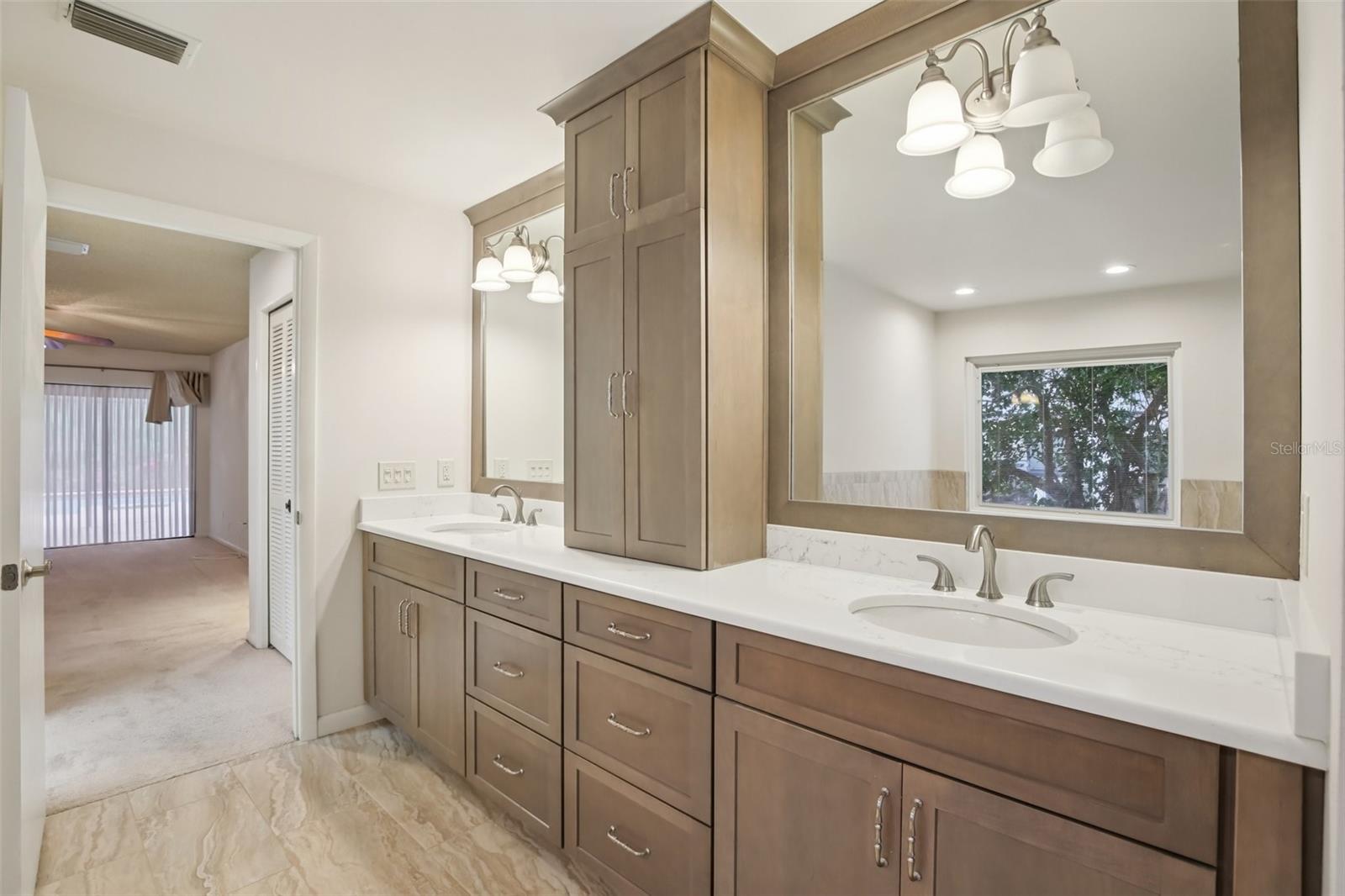 17913 CLEAR LAKE DR, LUTZ, FL, 33548