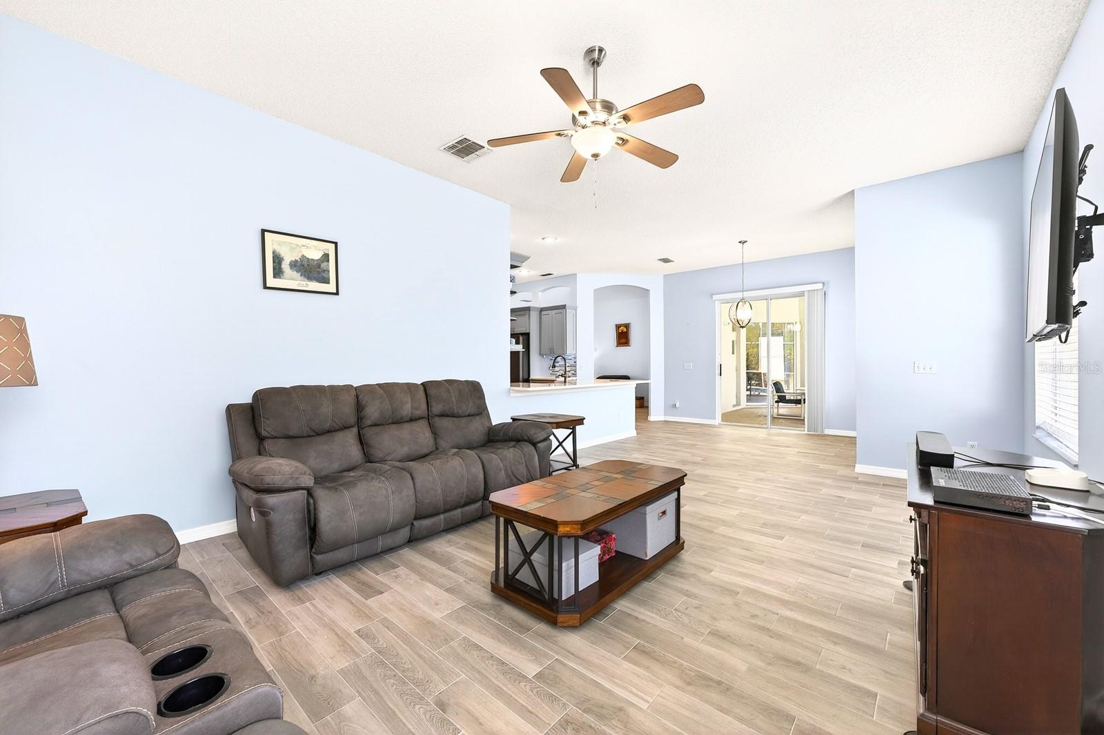 129 BALLYSHANNON DR, DAVENPORT, FL, 33897