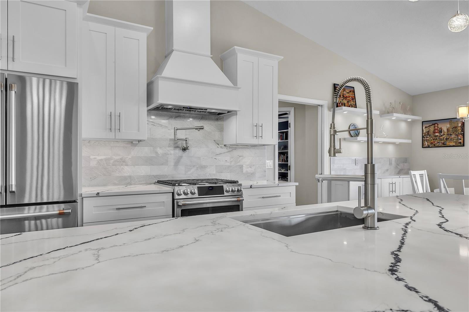 3708 PEACE RIVER DR, PUNTA GORDA, FL, 33983