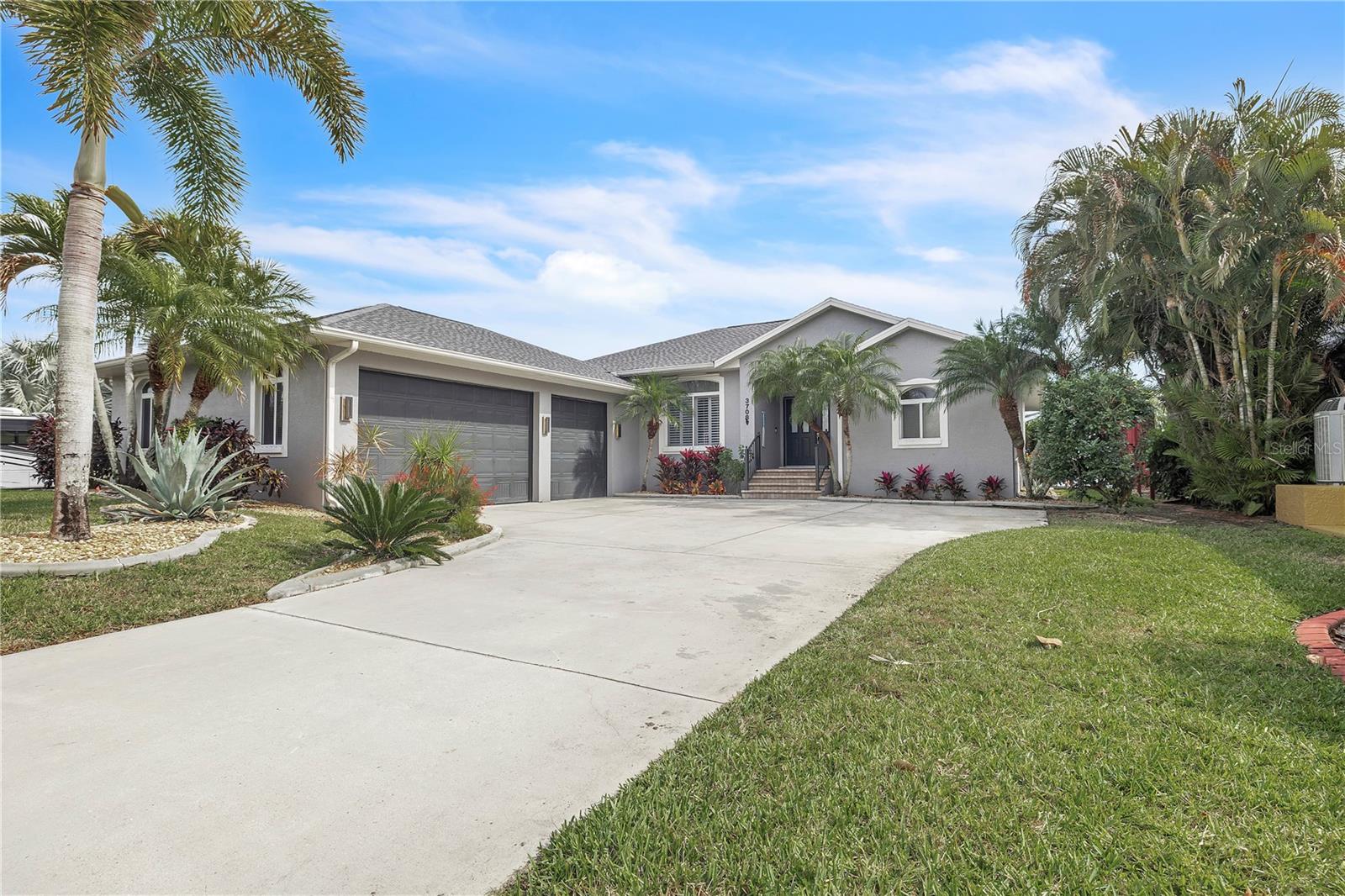 3708 PEACE RIVER DR, PUNTA GORDA, FL, 33983