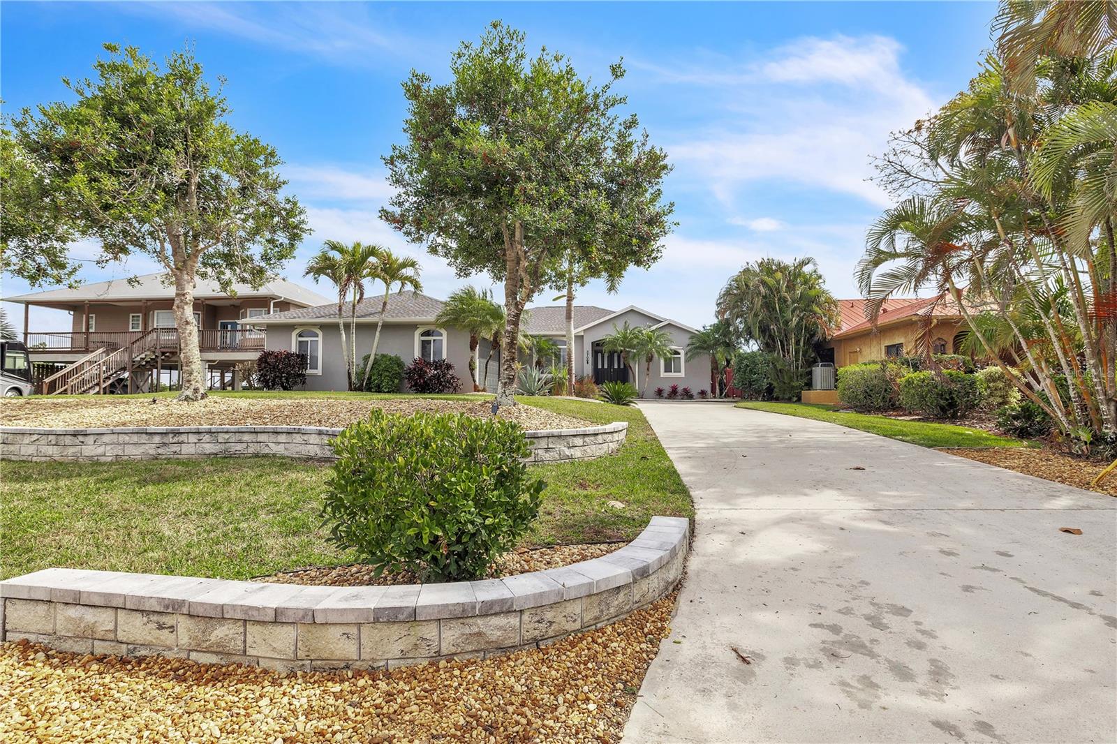 3708 PEACE RIVER DR, PUNTA GORDA, FL, 33983