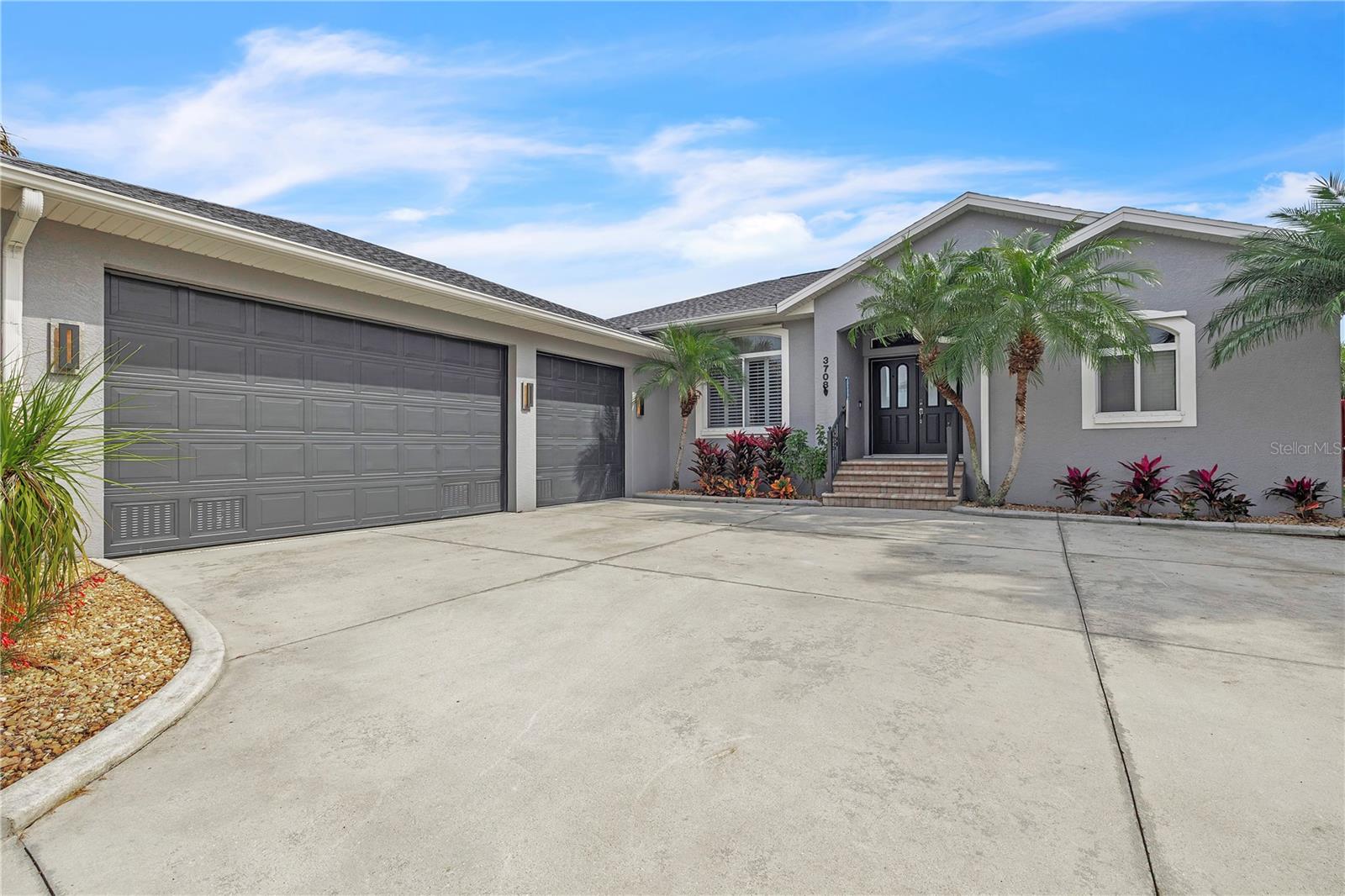 3708 PEACE RIVER DR, PUNTA GORDA, FL, 33983