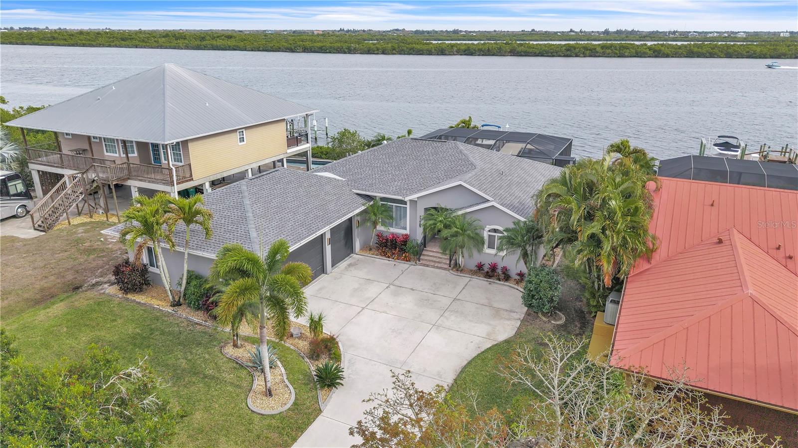 3708 PEACE RIVER DR, PUNTA GORDA, FL, 33983