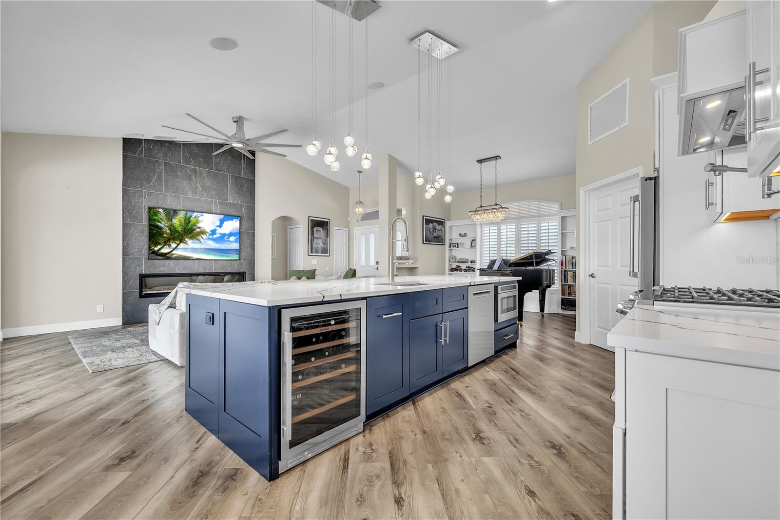 3708 PEACE RIVER DR, PUNTA GORDA, FL, 33983