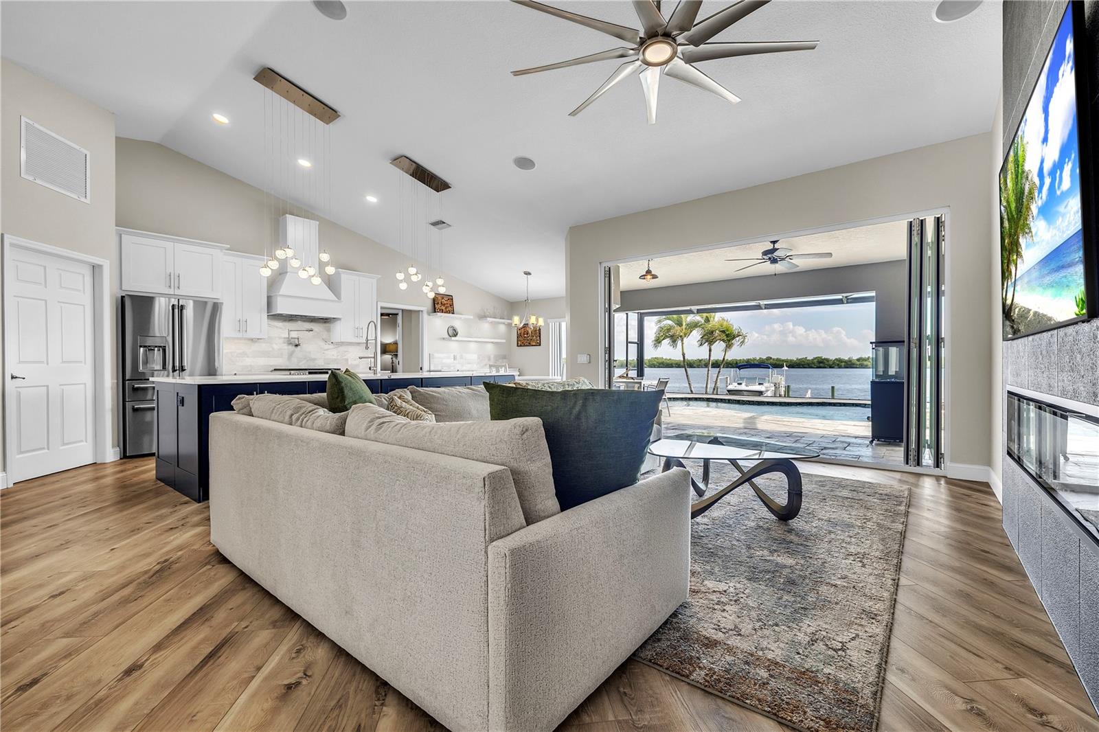 3708 PEACE RIVER DR, PUNTA GORDA, FL, 33983