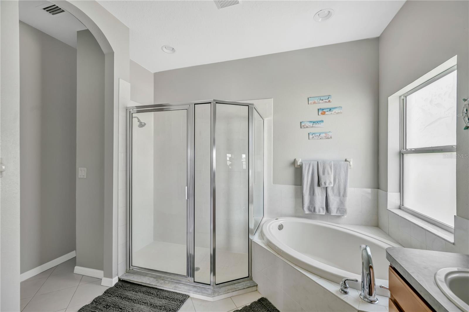 1834 MIRA LAGO CIR, RUSKIN, FL, 33570