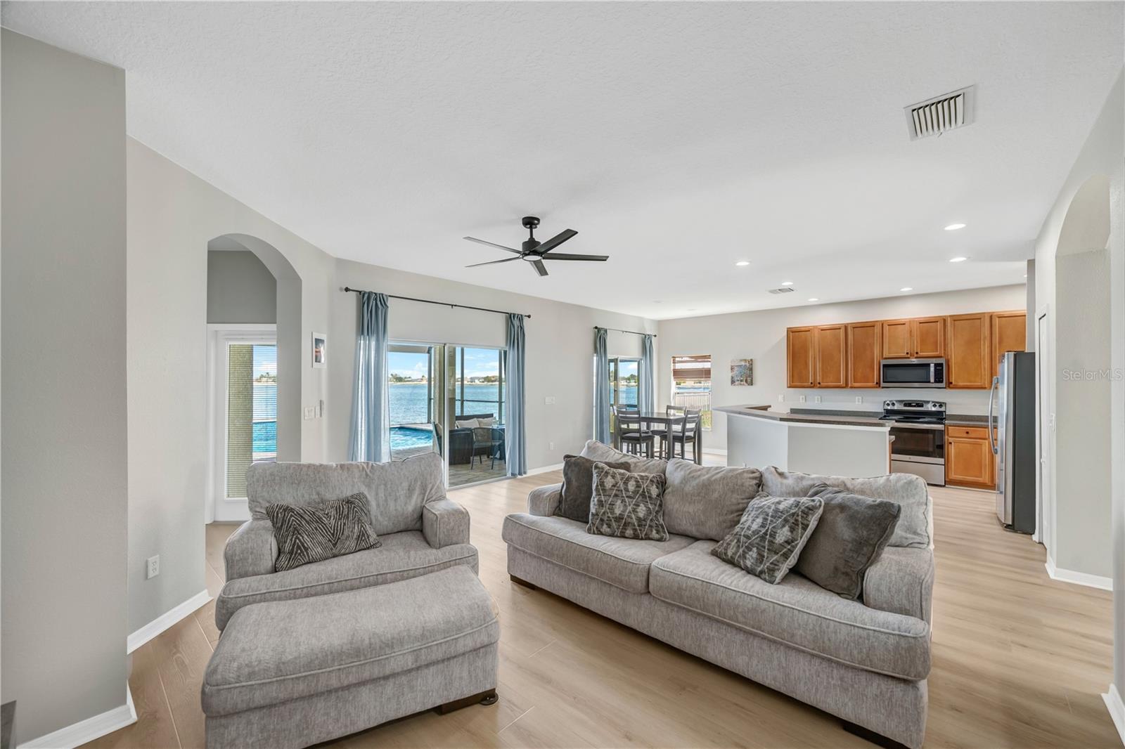 1834 MIRA LAGO CIR, RUSKIN, FL, 33570