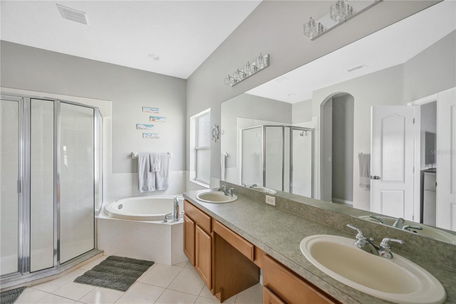 1834 MIRA LAGO CIR, RUSKIN, FL, 33570