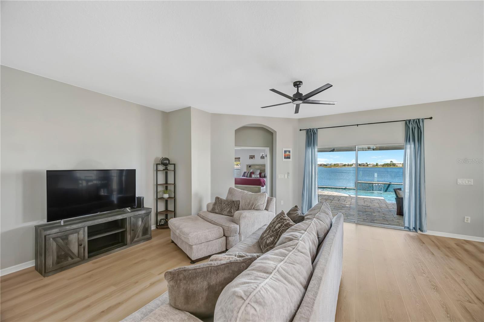 1834 MIRA LAGO CIR, RUSKIN, FL, 33570