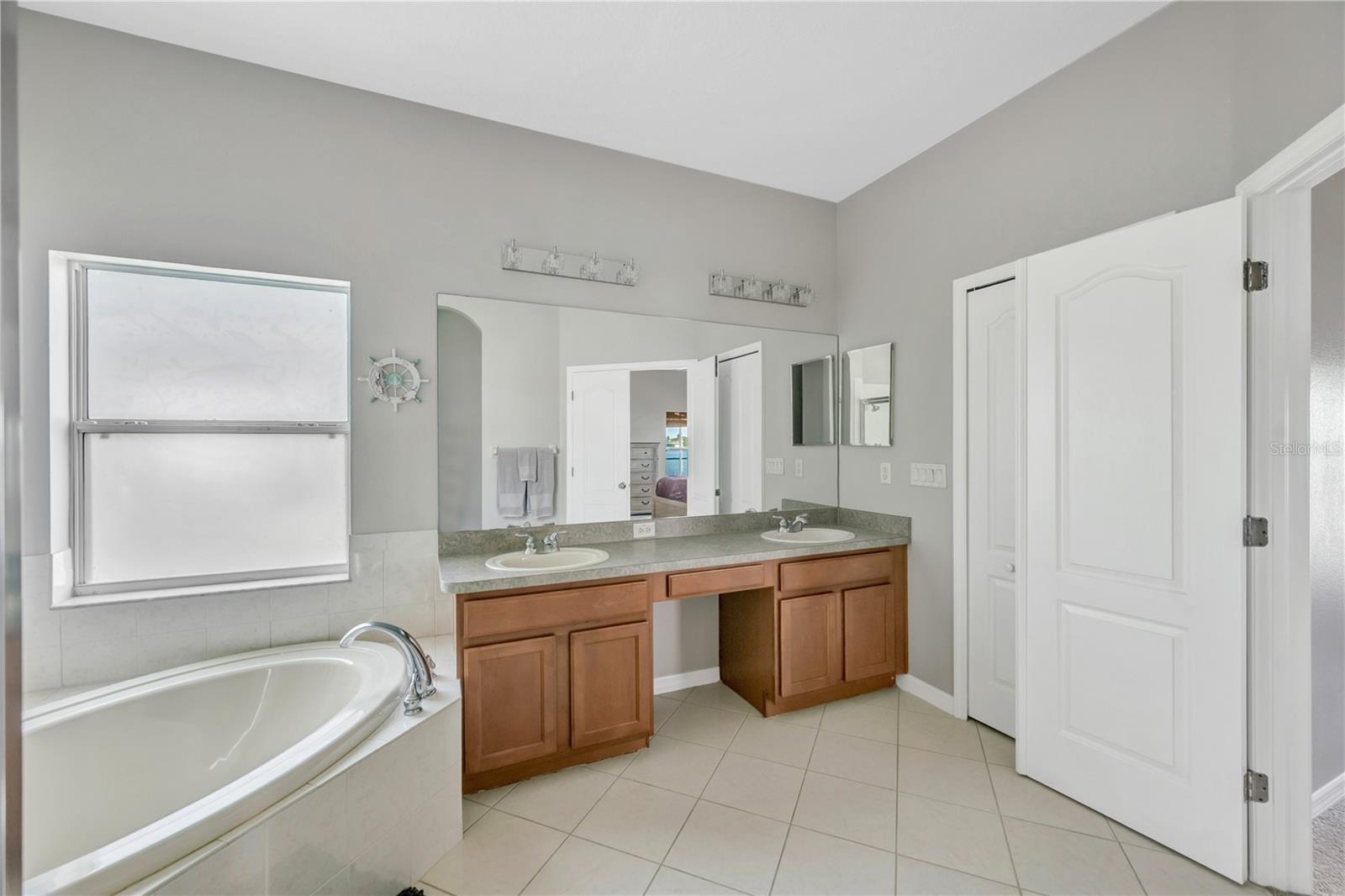 1834 MIRA LAGO CIR, RUSKIN, FL, 33570