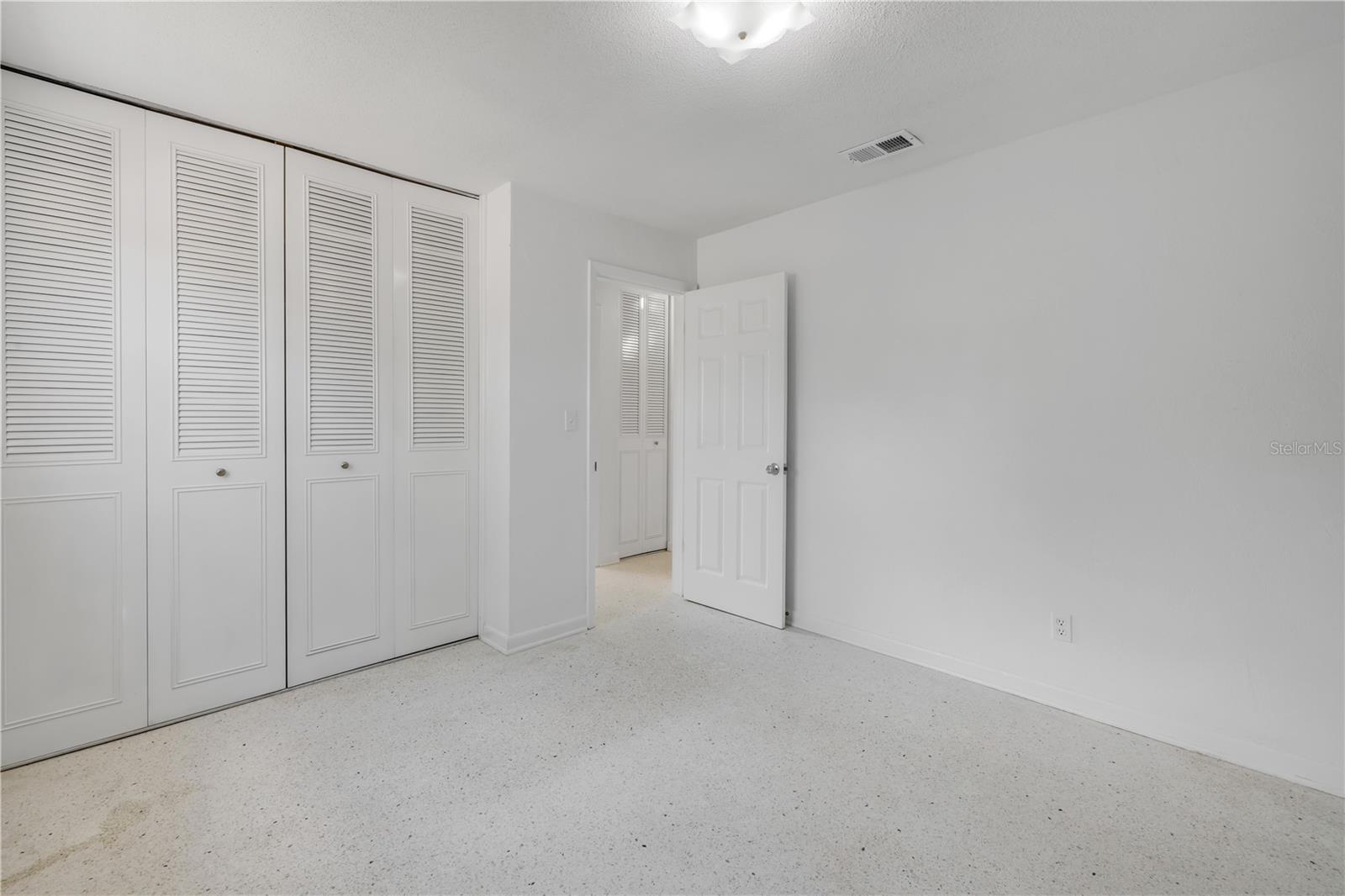 546 CAMBRIDGE CIR, SOUTH DAYTONA, FL, 32119