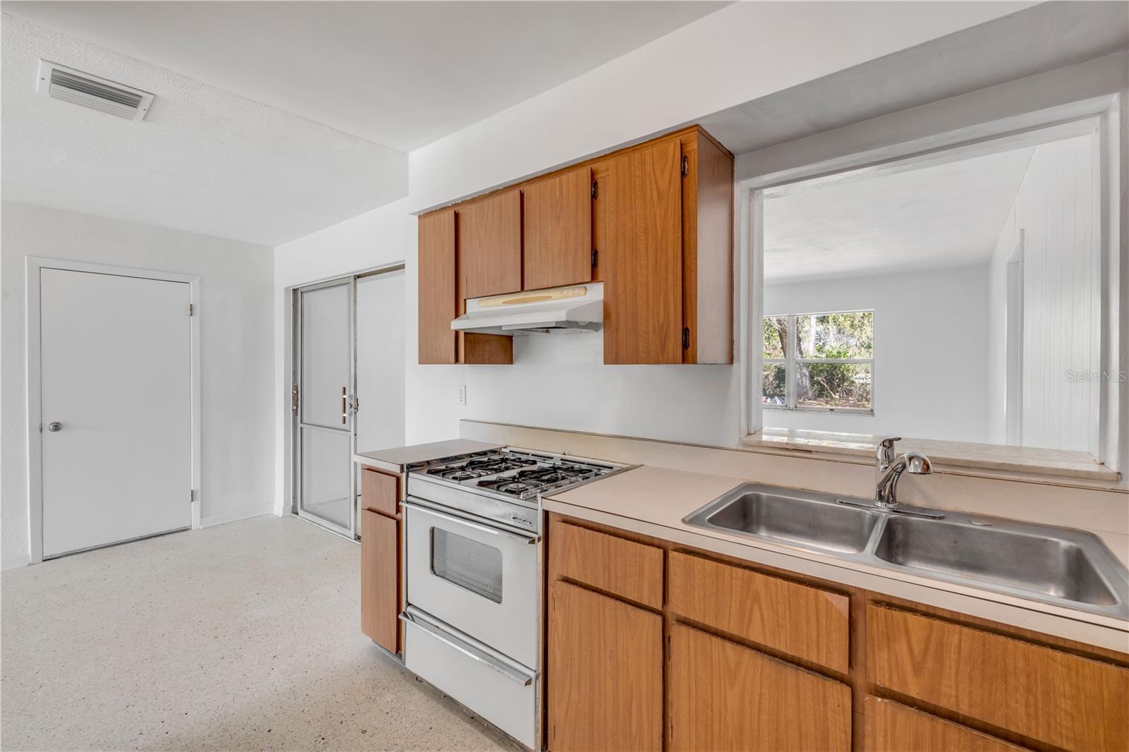 546 CAMBRIDGE CIR, SOUTH DAYTONA, FL, 32119