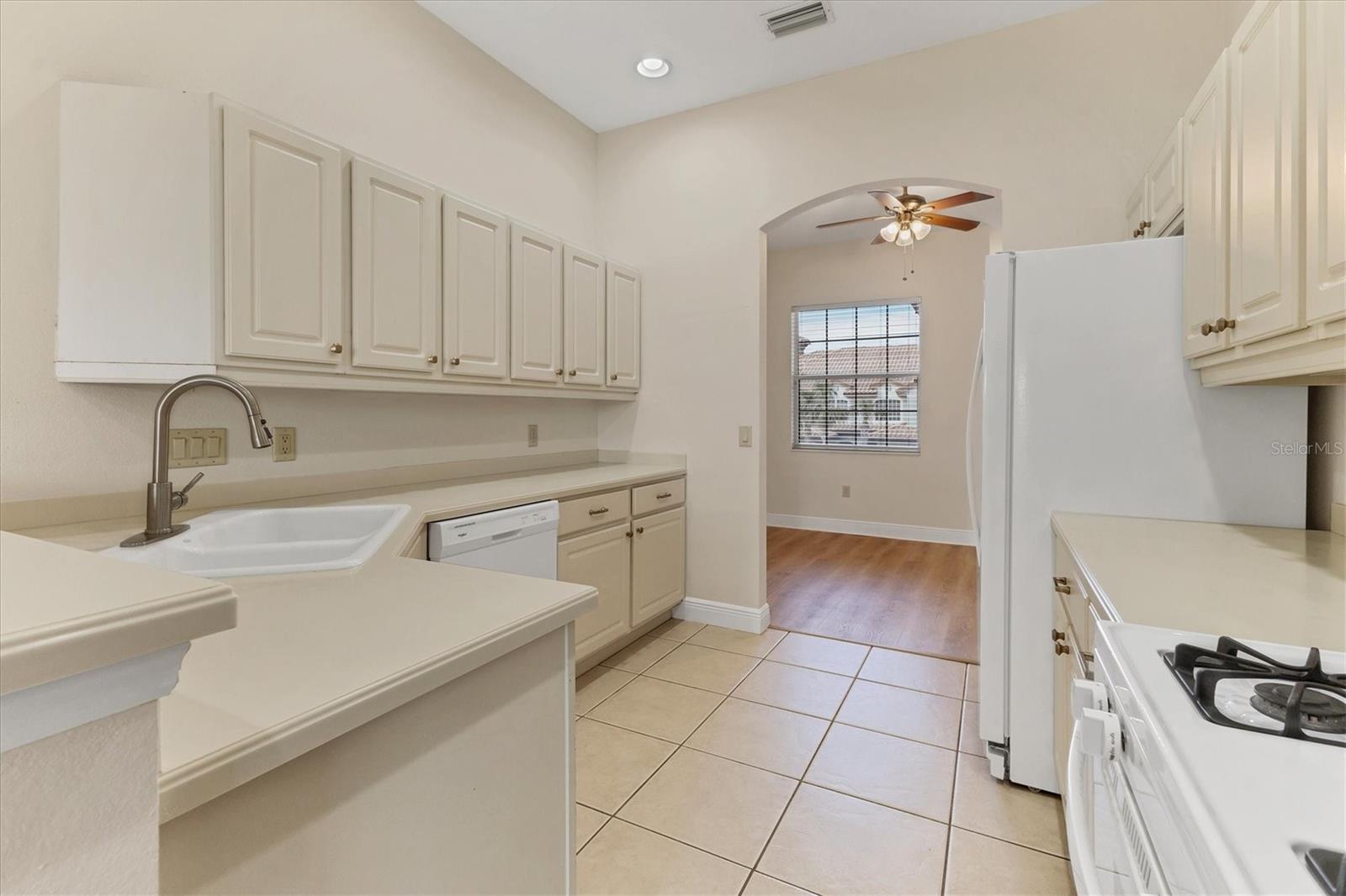 8411 MIRAMAR WAY #202, LAKEWOOD RANCH, FL, 34202