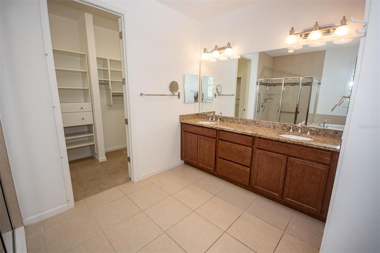 215 AVENHAM DR, DELAND, FL, 32724
