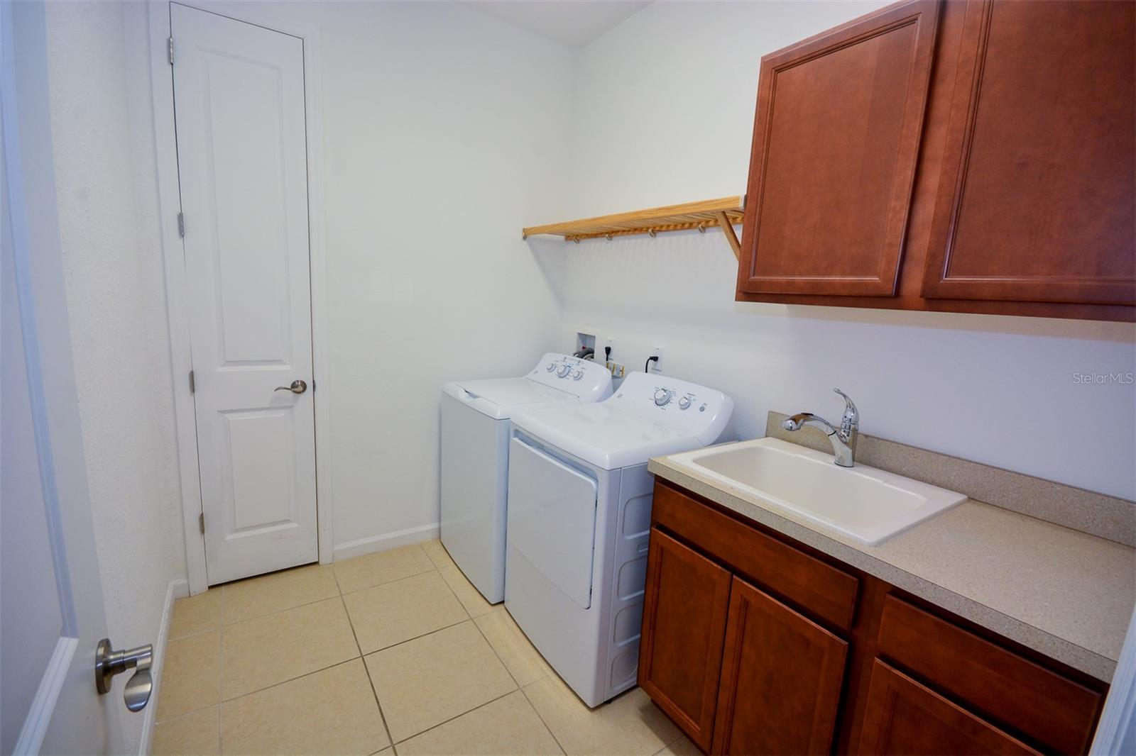 215 AVENHAM DR, DELAND, FL, 32724