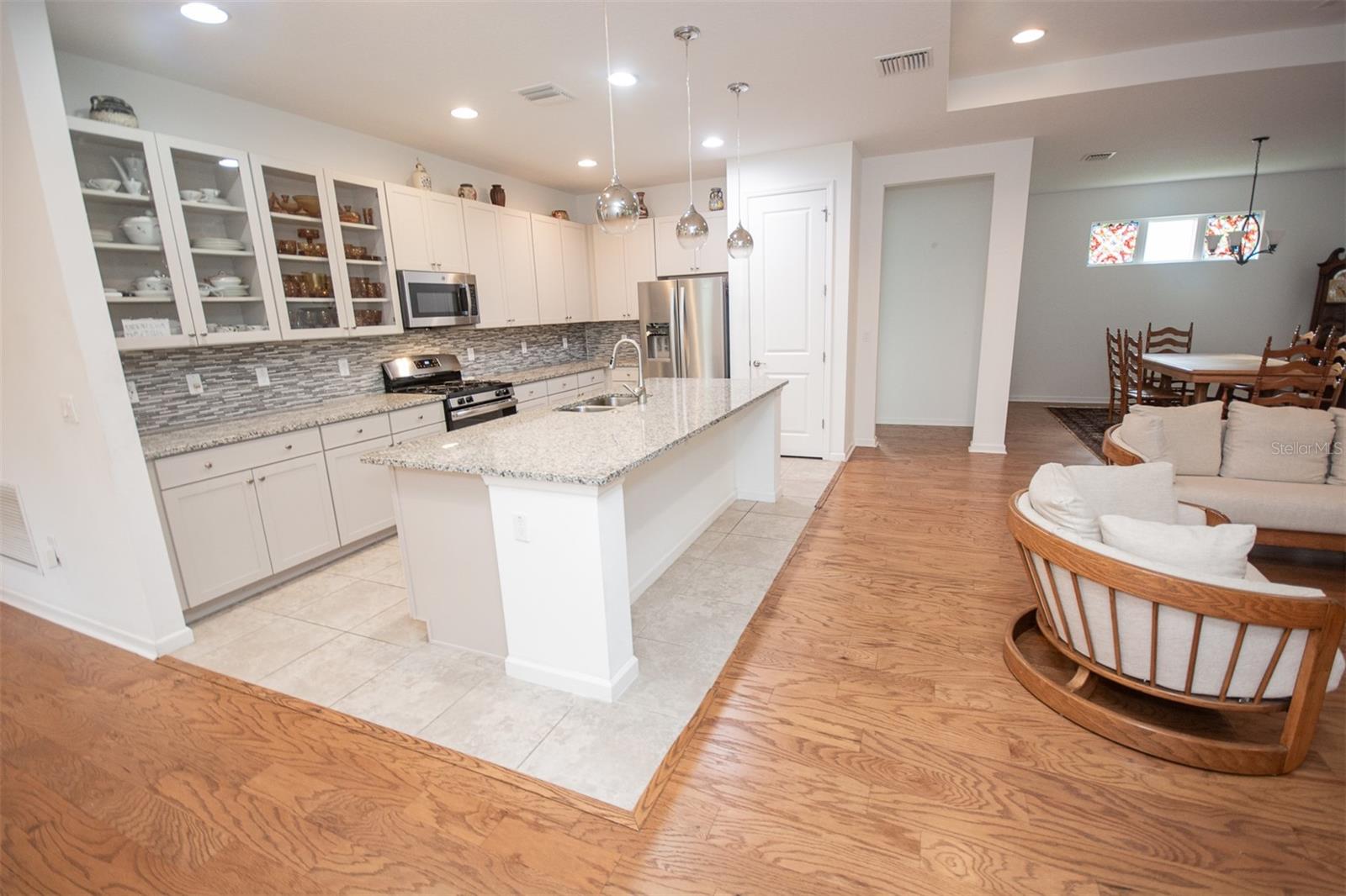215 AVENHAM DR, DELAND, FL, 32724