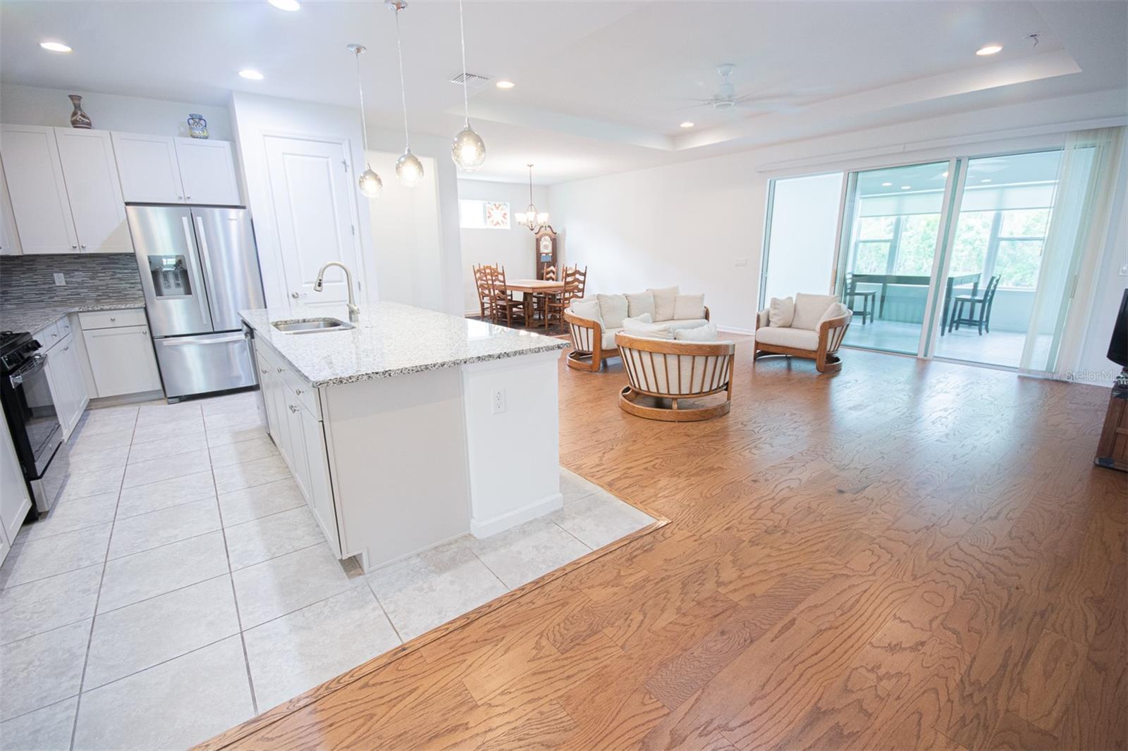 215 AVENHAM DR, DELAND, FL, 32724