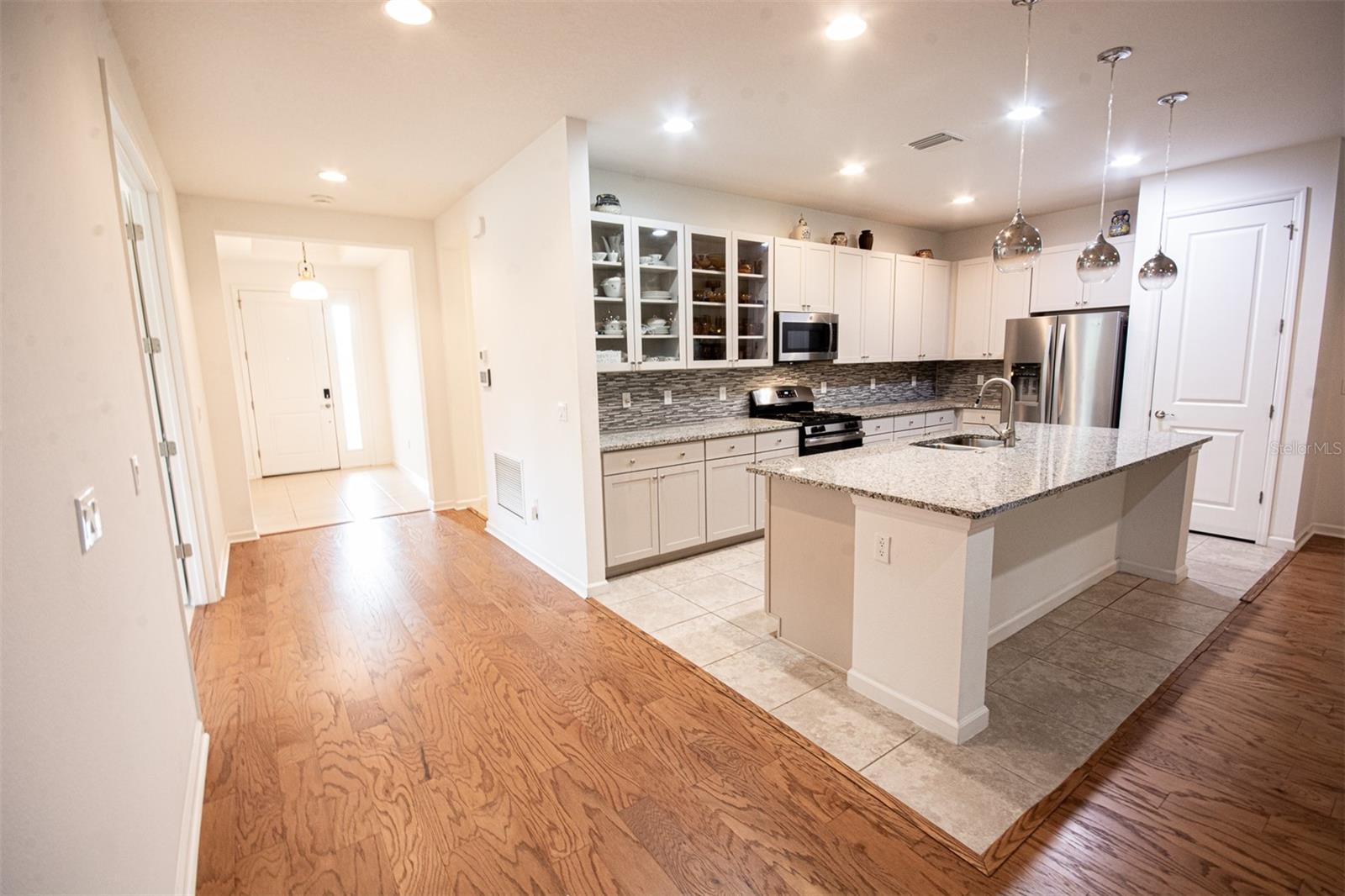 215 AVENHAM DR, DELAND, FL, 32724