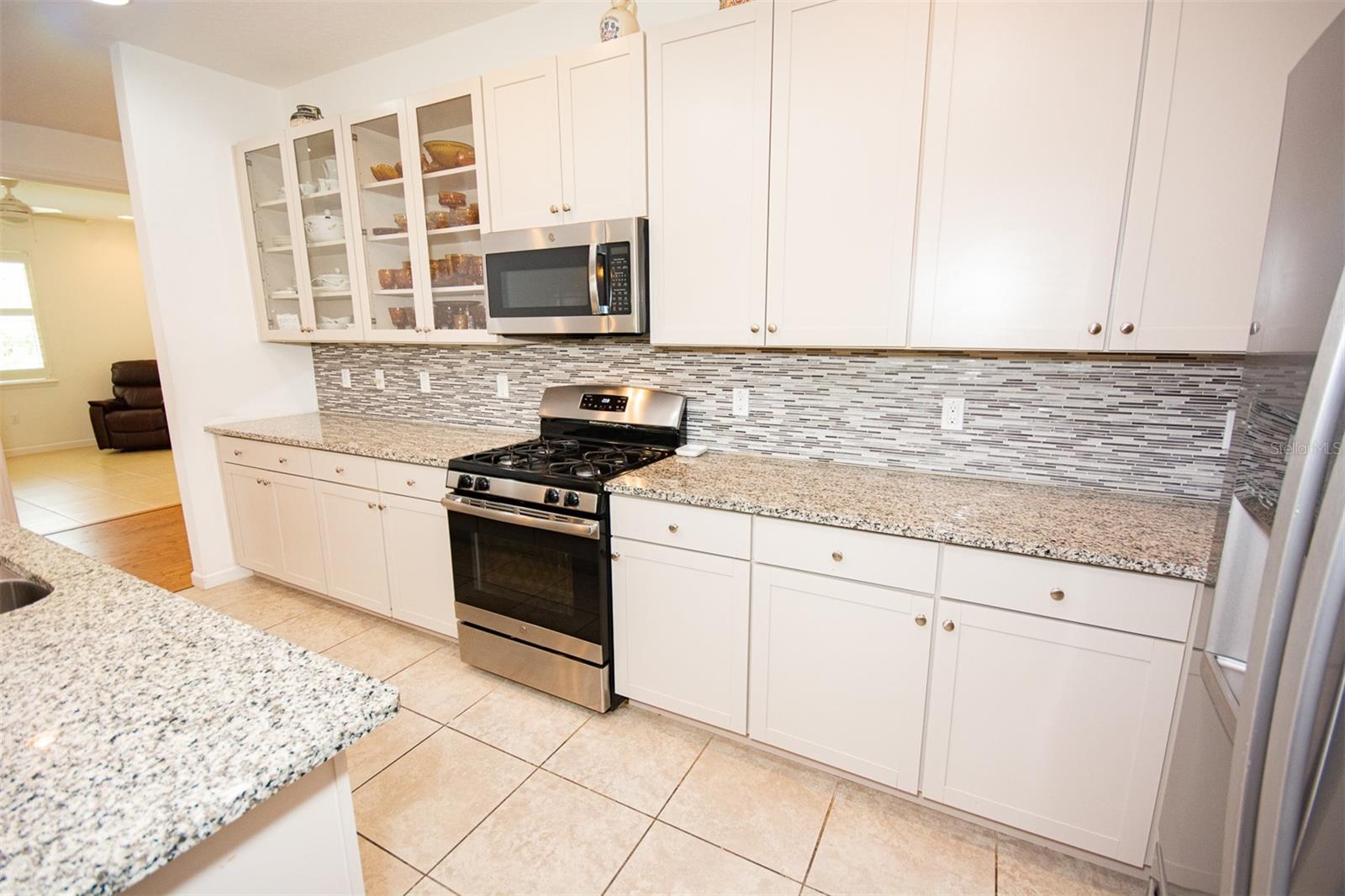 215 AVENHAM DR, DELAND, FL, 32724