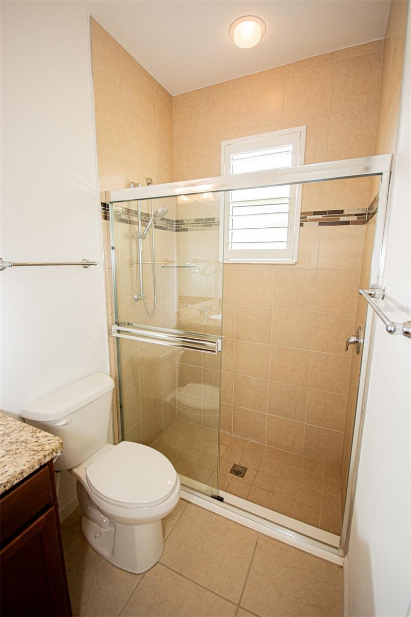 215 AVENHAM DR, DELAND, FL, 32724