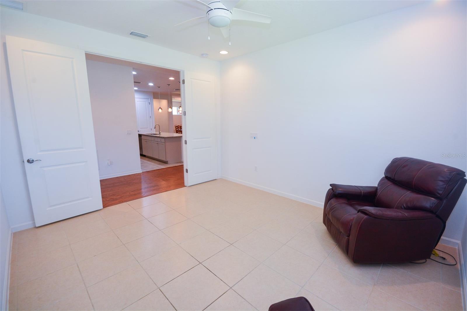 215 AVENHAM DR, DELAND, FL, 32724