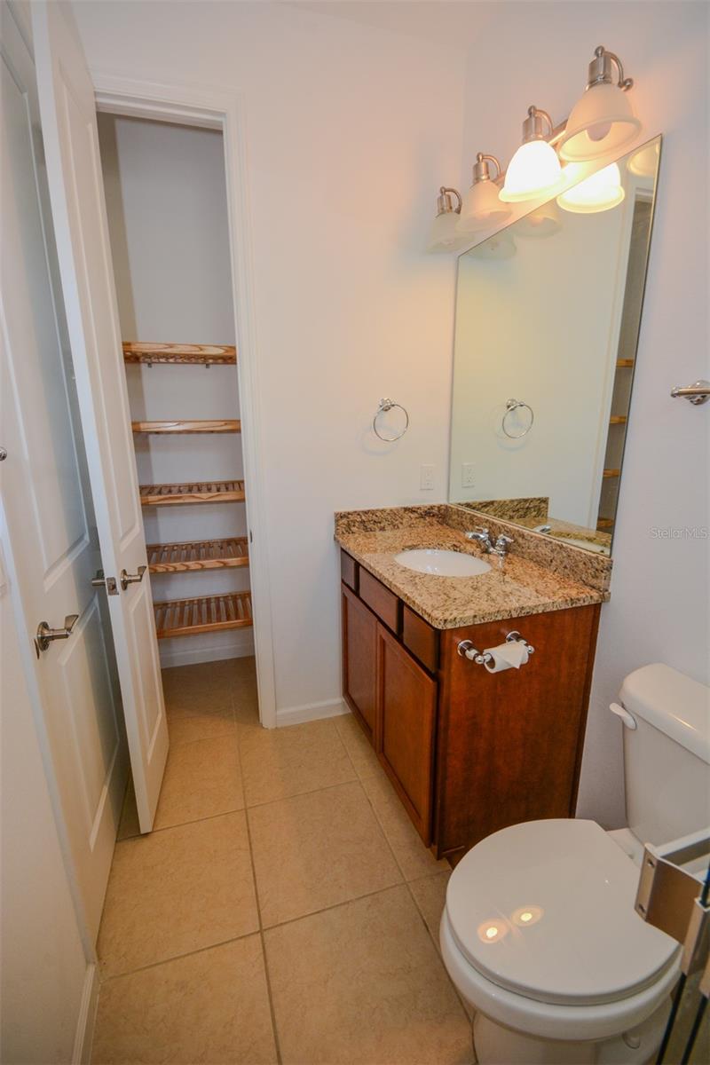 215 AVENHAM DR, DELAND, FL, 32724