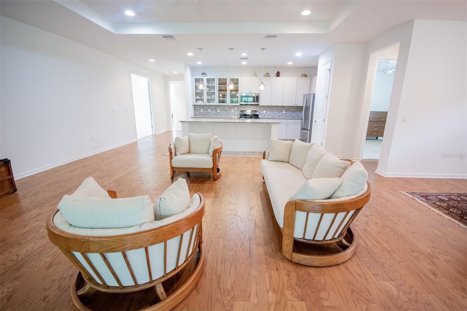 215 AVENHAM DR, DELAND, FL, 32724