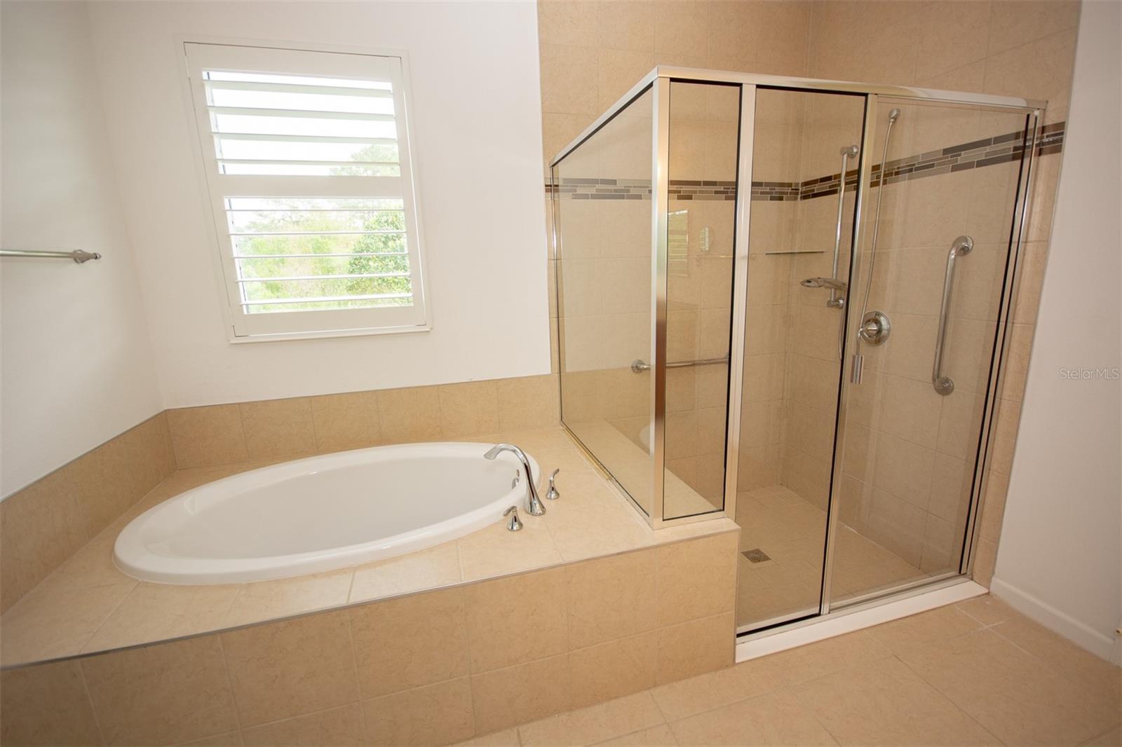 215 AVENHAM DR, DELAND, FL, 32724