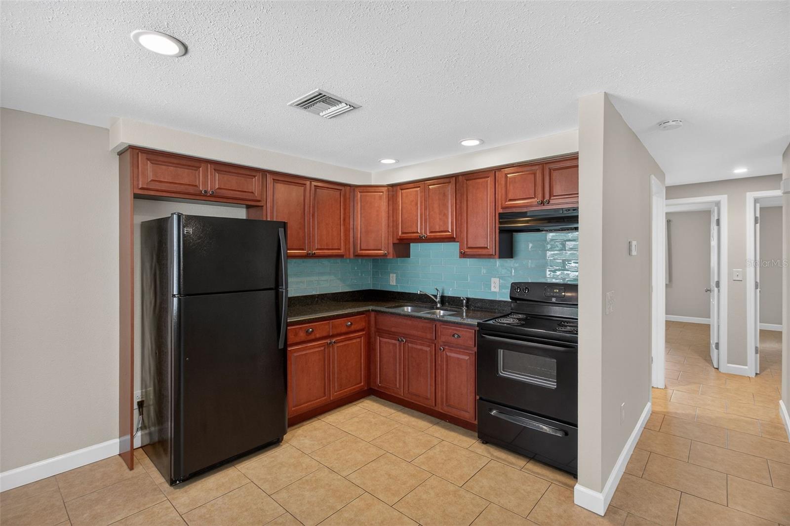 3118 PINE TREE AVE #B, LARGO, FL, 33771