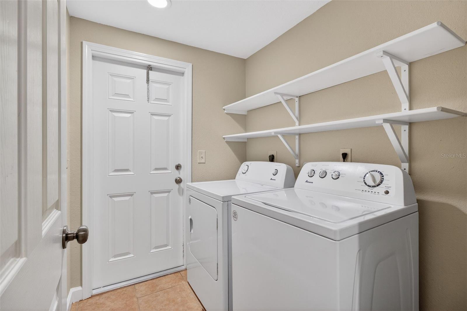 3118 PINE TREE AVE #B, LARGO, FL, 33771