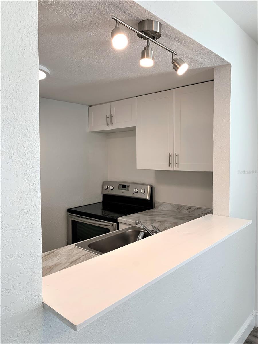 7150 E BANK DR #101, TAMPA, FL, 33617