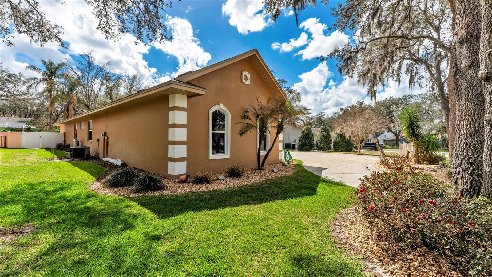 1603 SIR HENRYS TRL, LAKELAND, FL, 33809
