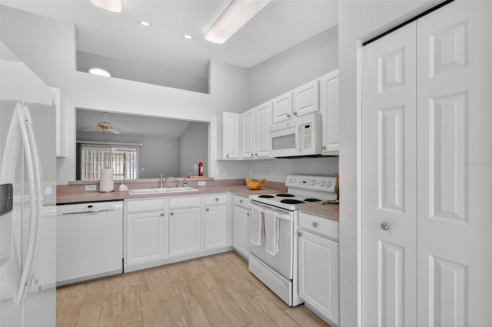 8907 SE 141ST LOOP, SUMMERFIELD, FL, 34491