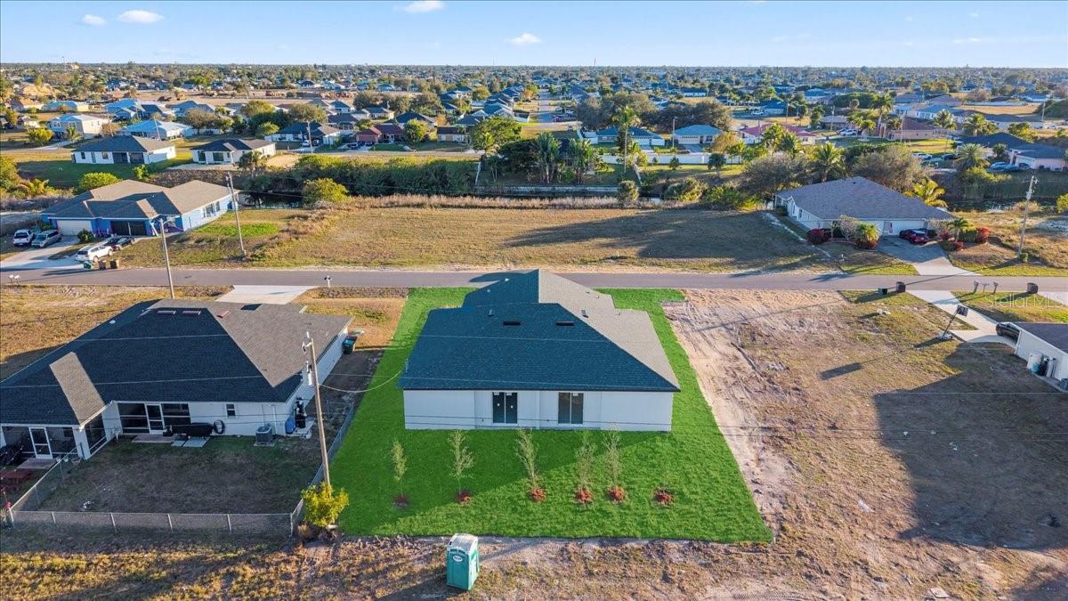 913/915 NE 15TH LN, CAPE CORAL, FL, 33909