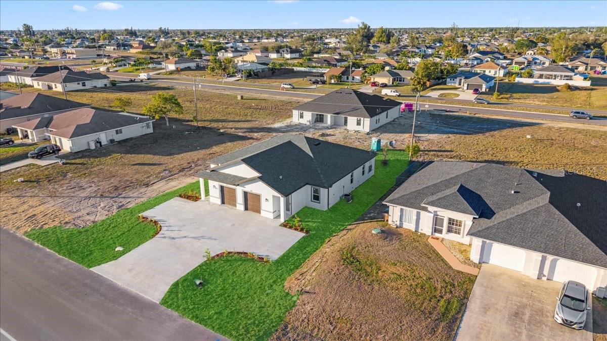 913/915 NE 15TH LN, CAPE CORAL, FL, 33909